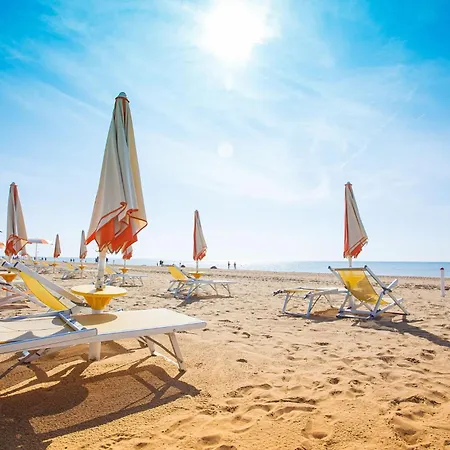 Wide Three-bedroom Flat In A Modern * Bibione